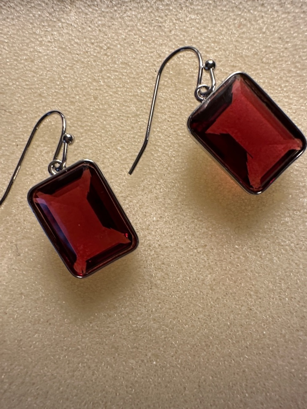 Red Rectangular Glass Drop Earrings - Women Jewelry - Picture 5 of 8